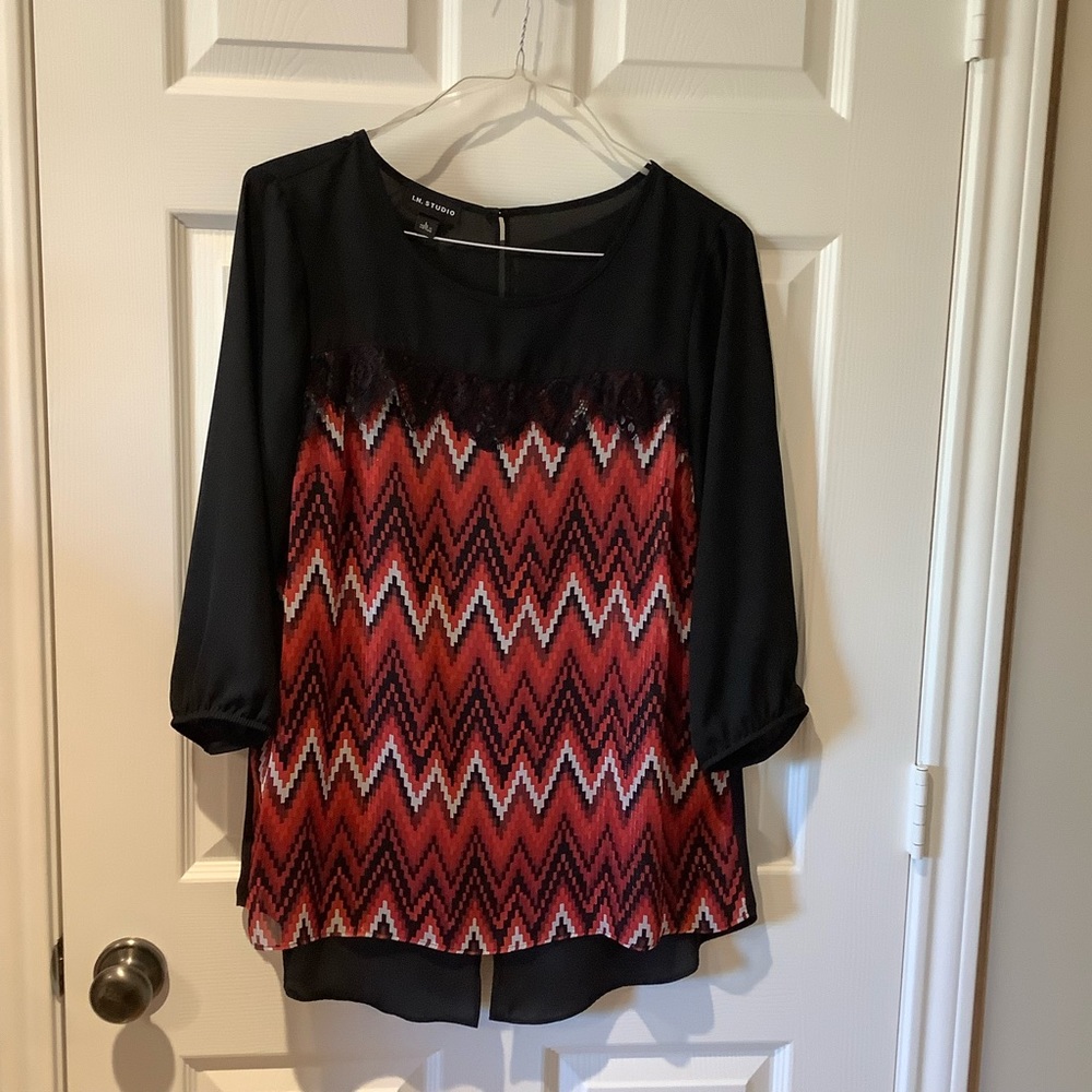 Black/Red/White ZigZag Pattern Blouse